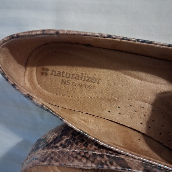 Naturalizer Women's Snakeskin Loafers Size 9 - Picture 8 of 11
